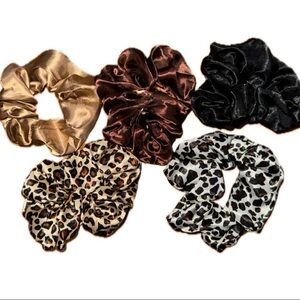 Set of 5 Leopard Print Satin Scrunchies 🐆